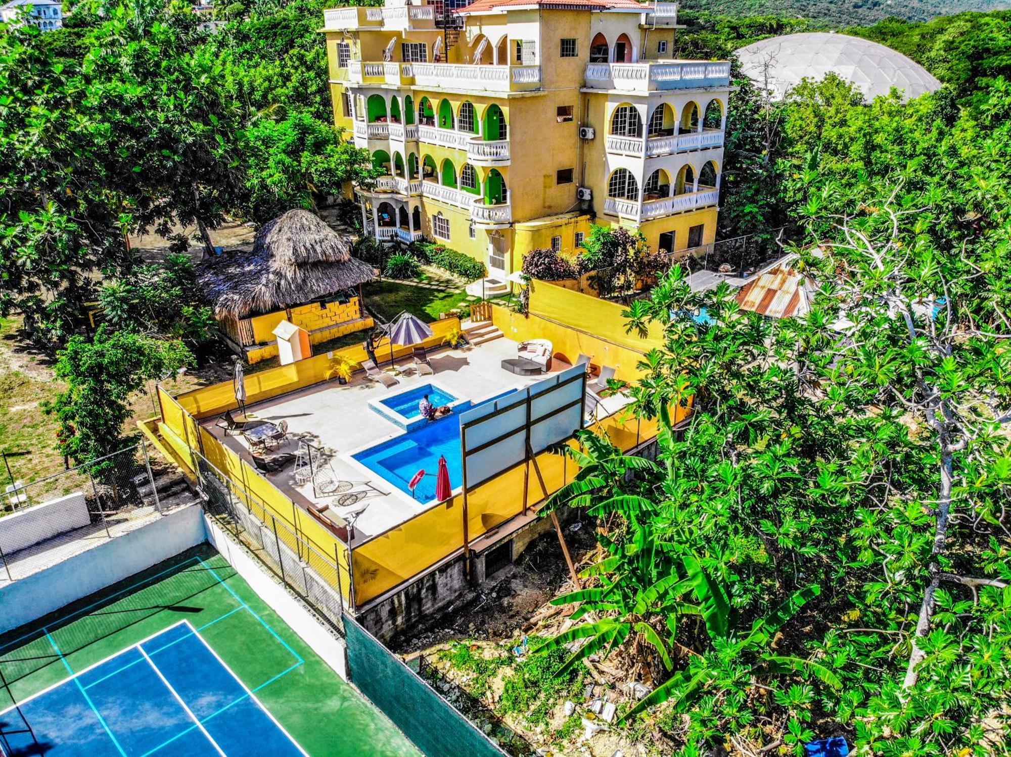 Takuma Boutque Hotel Hotel Rooms & Suites Montego Bay Exterior photo